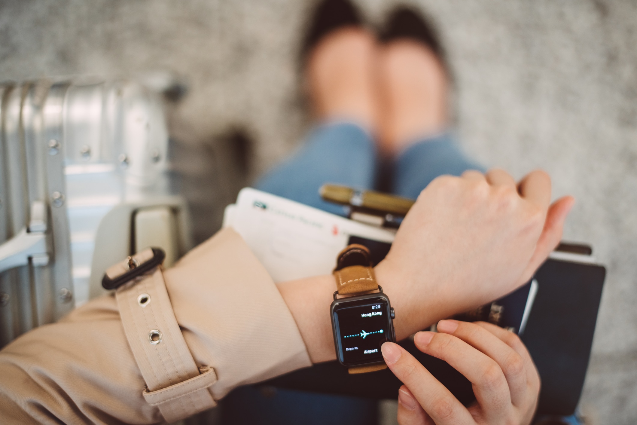 business traveler, apple watch, checking fight 